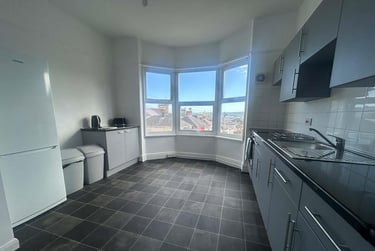 6 bed house, Lipson Road, Lipson, Plymouth, PL48PN - Image 3